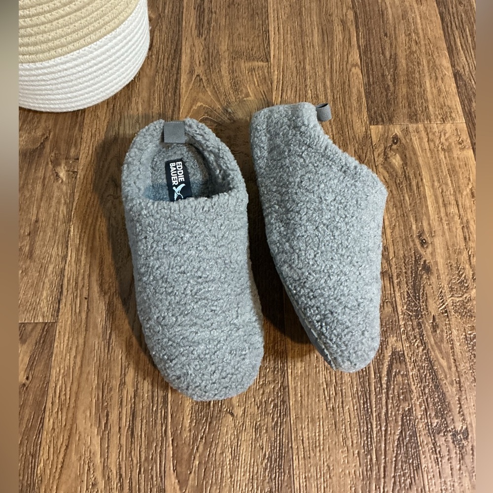 Eddie Bauer fuzzy Gray Slippers